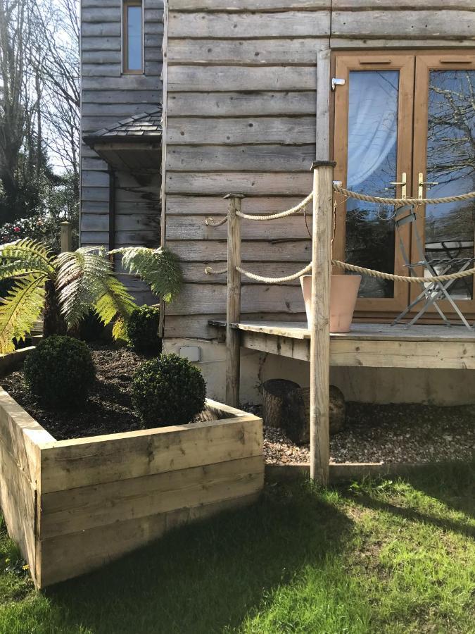 Winnie'S Corner - Self Contained Within The Grounds Of Another Property, In An Idyllic Wooded Setting Carlyon Bay Dış mekan fotoğraf